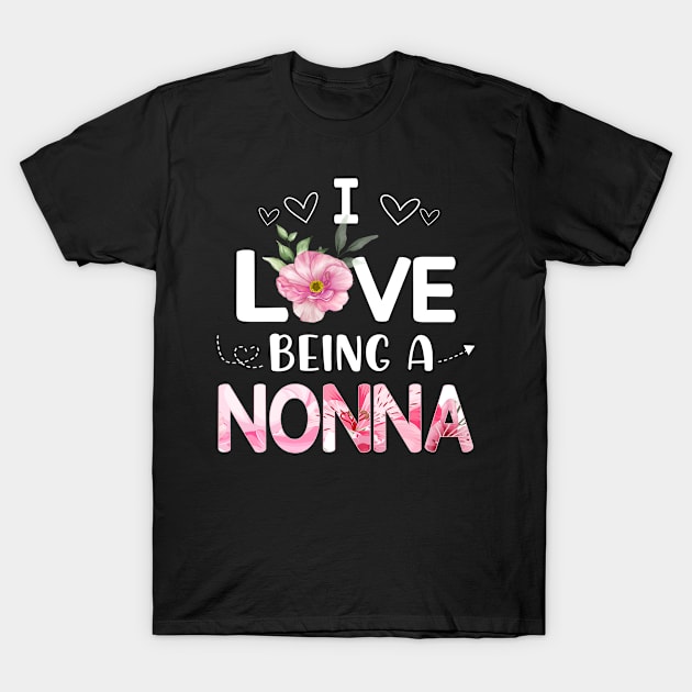 i love being a nonna T-Shirt by Leosit